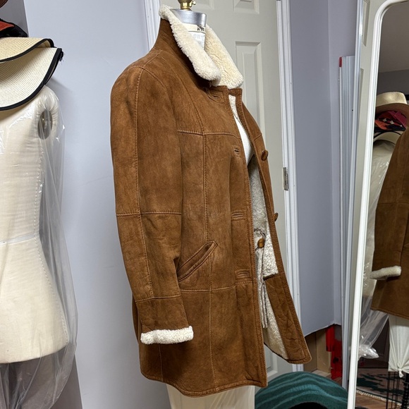 Women's Brown Shearling Coat - Picture 10 of 12